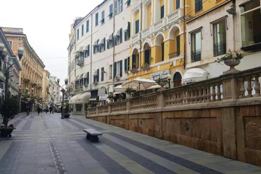 Casa Rosa Lucia Centrale Con Parcheggio San Remo Kültér fotó