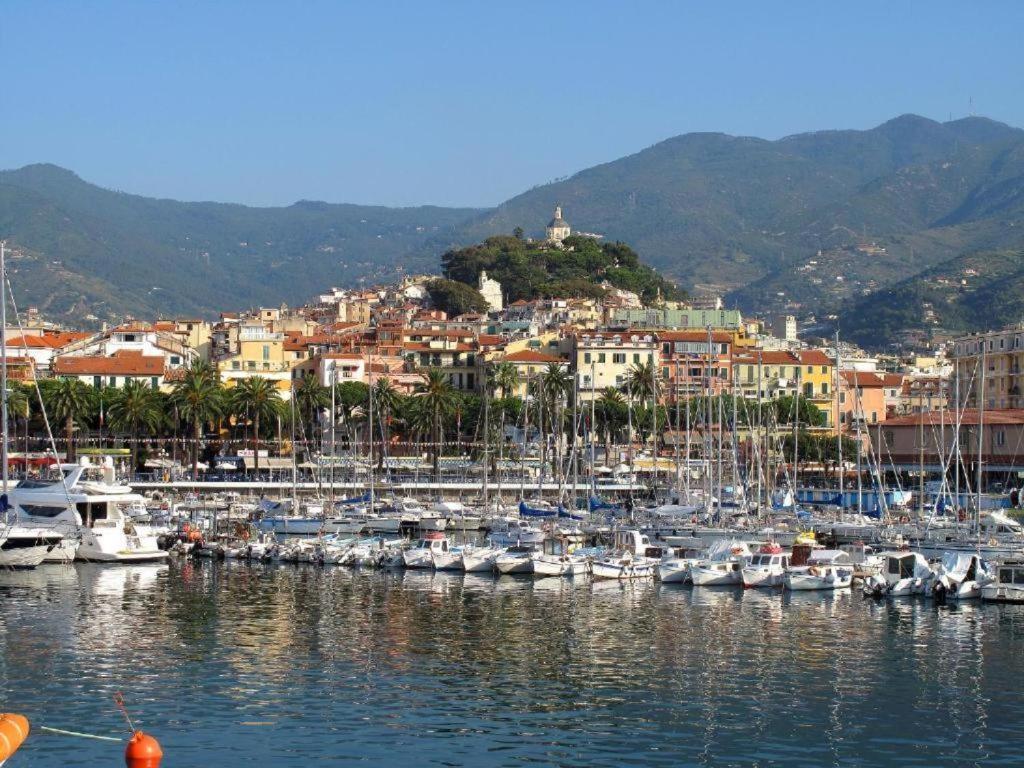 Casa Rosa Lucia Centrale Con Parcheggio San Remo Kültér fotó
