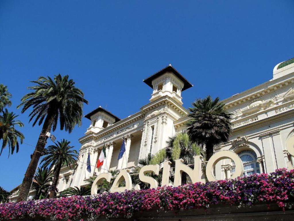 Casa Rosa Lucia Centrale Con Parcheggio San Remo Kültér fotó