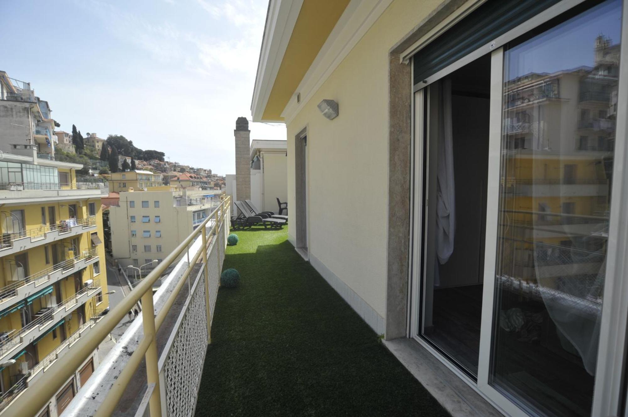 Casa Rosa Lucia Centrale Con Parcheggio San Remo Kültér fotó