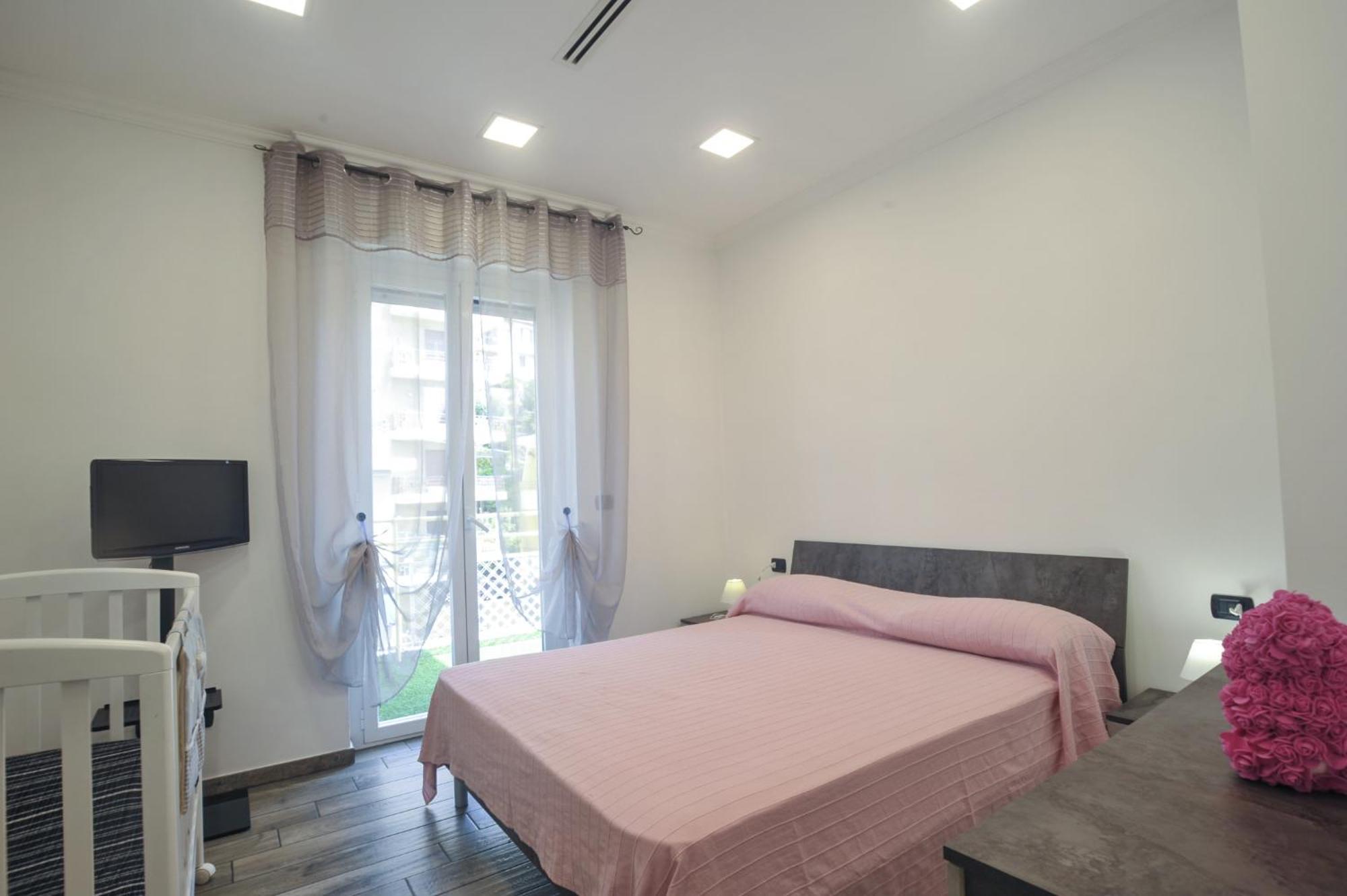 Casa Rosa Lucia Centrale Con Parcheggio San Remo Kültér fotó