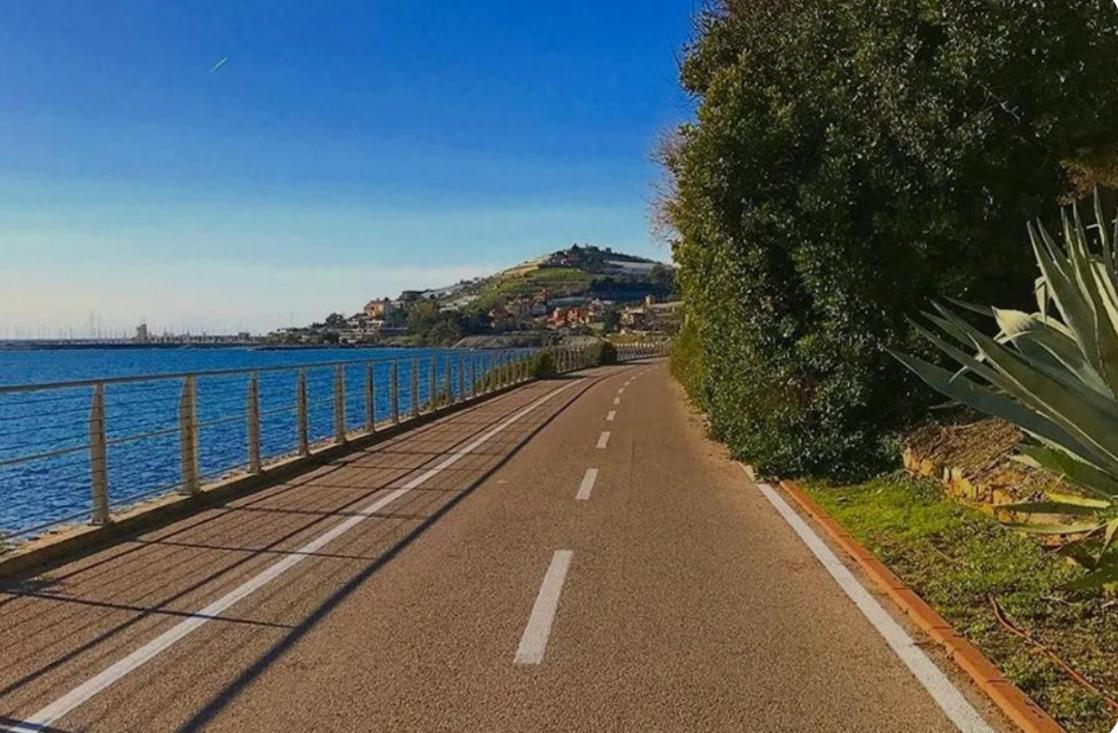 Casa Rosa Lucia Centrale Con Parcheggio San Remo Kültér fotó